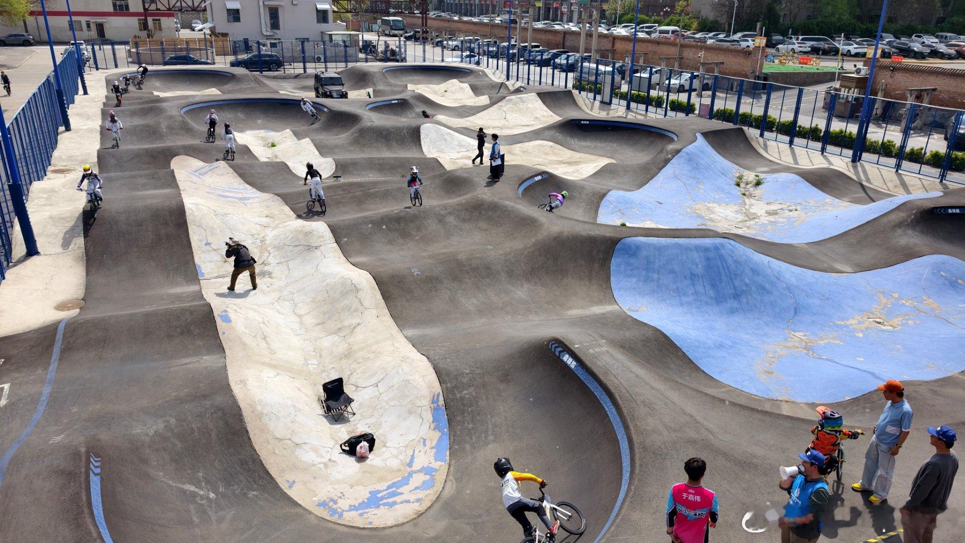 一金一银收入囊中~🥇🥈准备给小暖升级装备所以又该添置一台SUV了许愿近期有置