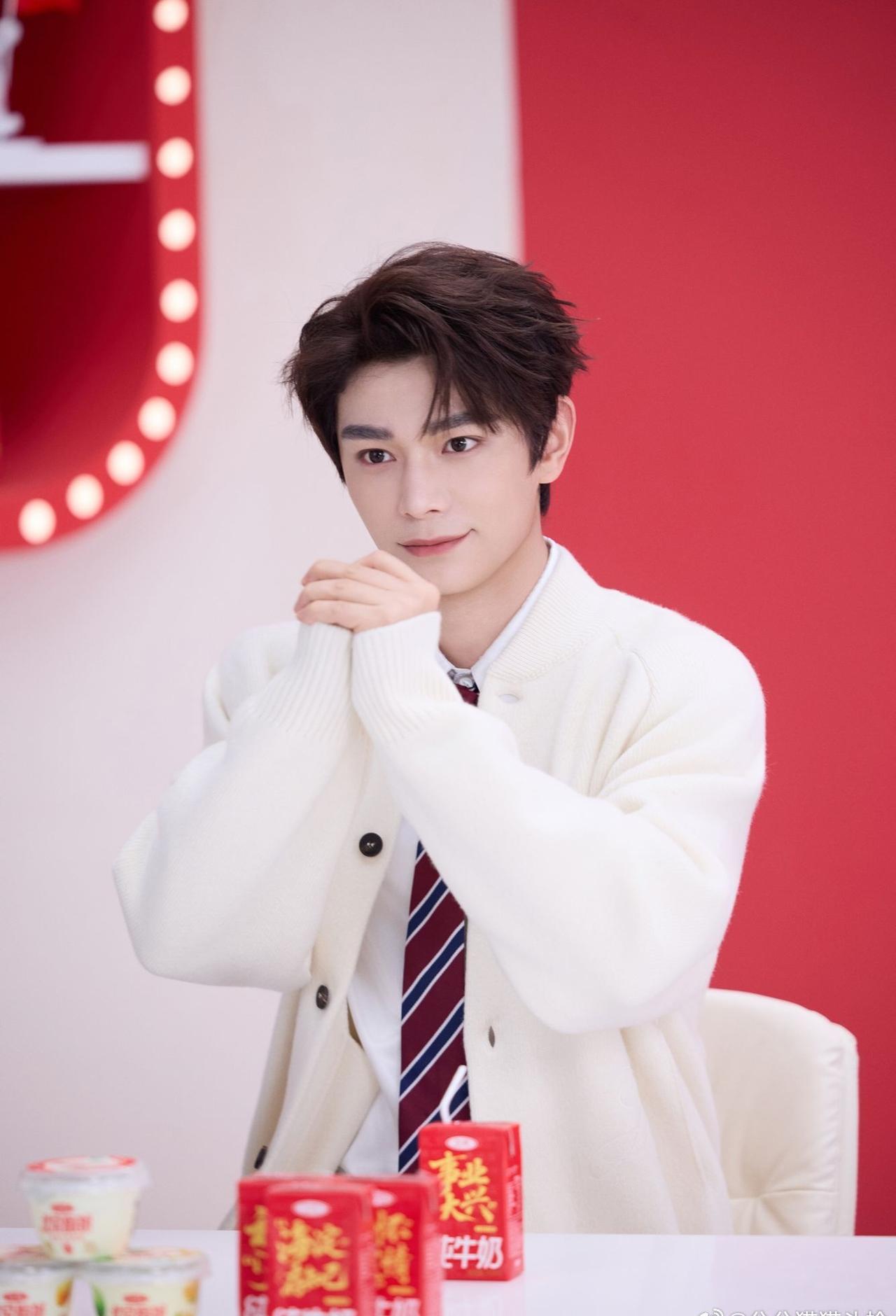 丁禹兮丁禹兮电影天才游戏丁禹兮陈伦 
期待丁禹兮以Versace式的无畏态度，阔