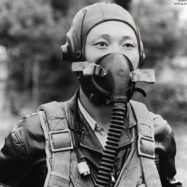 1953年，年仅21岁的朝鲜飞行员，开着当时世界上最先进的战机投诚美国，并获得1