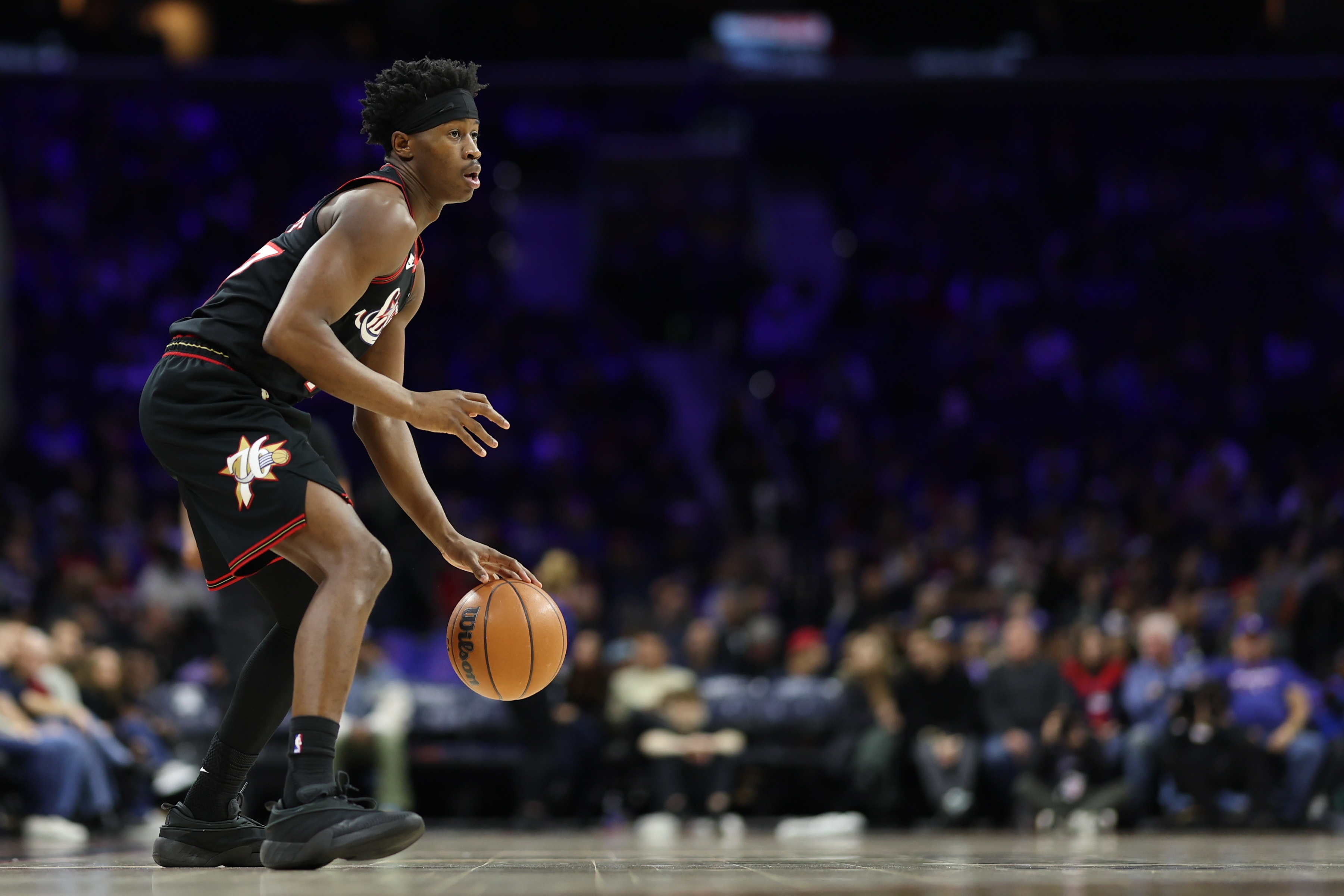 20岁144天！埃奇库姆连续4场砍下20+ 成76人队史最年轻的后卫