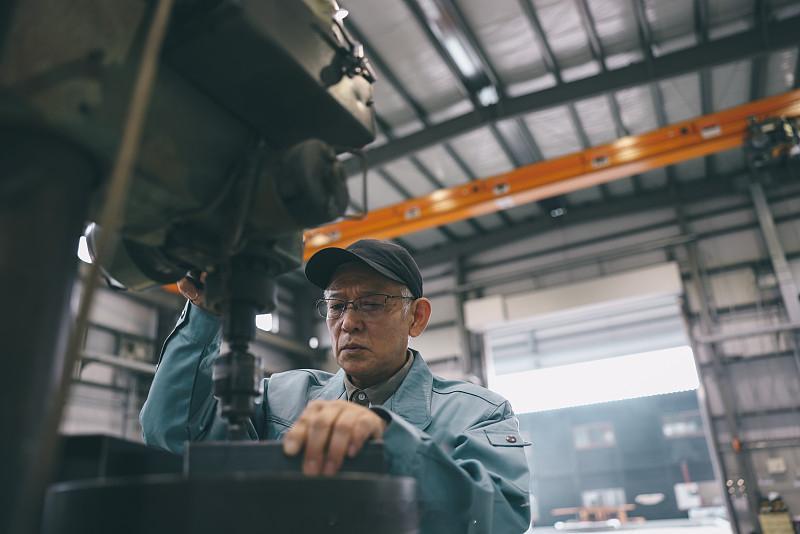 日本73岁老人来中国求职73岁，谁请你啊，更何况还是一个日本人那就看看你有什么本