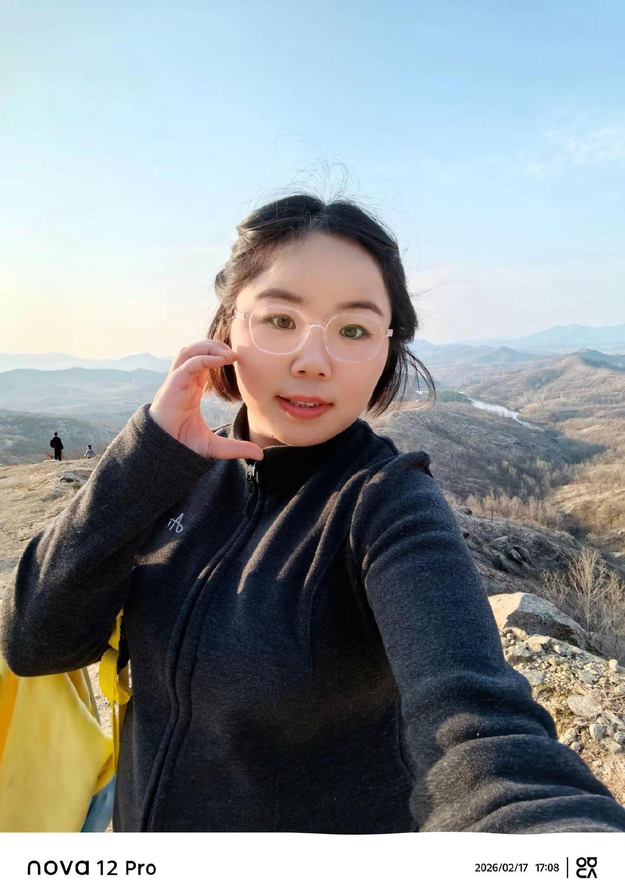 2026 好好爱自己。今年做个温暖的人，以最大的平静去爱我们不确定的生活，人静 