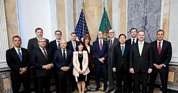 特朗普曾向全球发出通牒：180天内必须对中国动手，不帮忙就加税。特朗普突然签署总