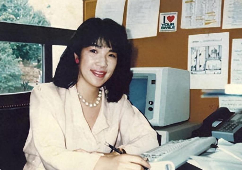 日本政坛真有点 “妖风” 刮起的味道，高市早苗从一个地方政客一路爬上首相位置，竟