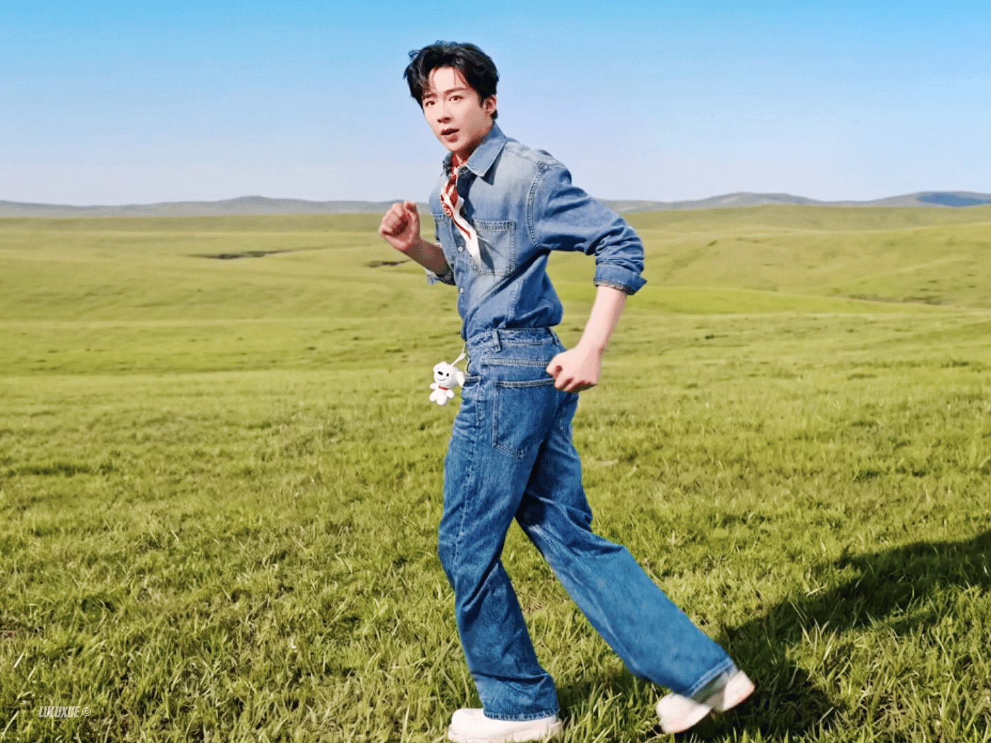 喜欢看宁宁跑步。但又怕他跑的太快。总感觉他的两条腿会打结🪢。 ​​​