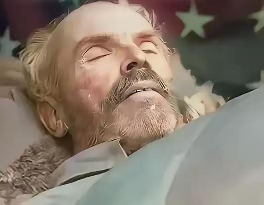 1939年，白求恩安葬于河北唐县，因他在前线不幸离世，交通队员只能将他的遗体秘密