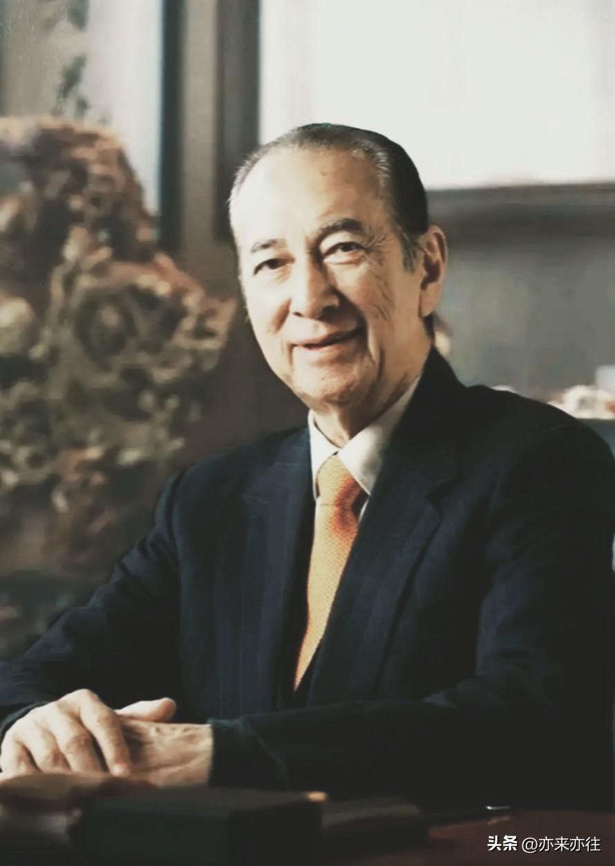 赌王何鸿燊的11年续命，表面是医学奇迹，内里却是一场赤裸裸的家族利益拉锯。200