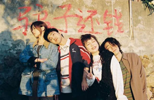 剧版《喜剧之王》炸场开播！周星驰压轴助阵，这才是真正喜剧传承