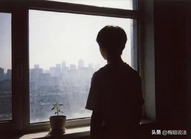 浙江，中年男子不能让满足老，为了让妻子尽兴，男子就在床头柜藏了男人用的药，此后发