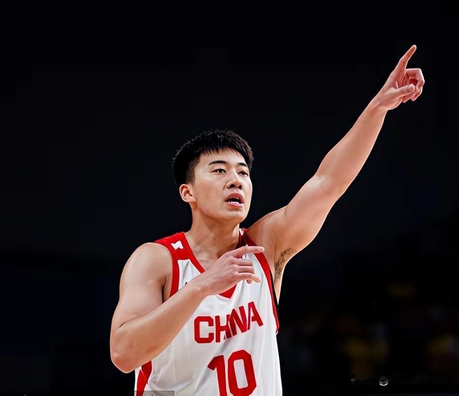 最强暑假工成球队大腿，王俊杰的表现让一众CBA球星脸红

中国男篮热身赛以91-