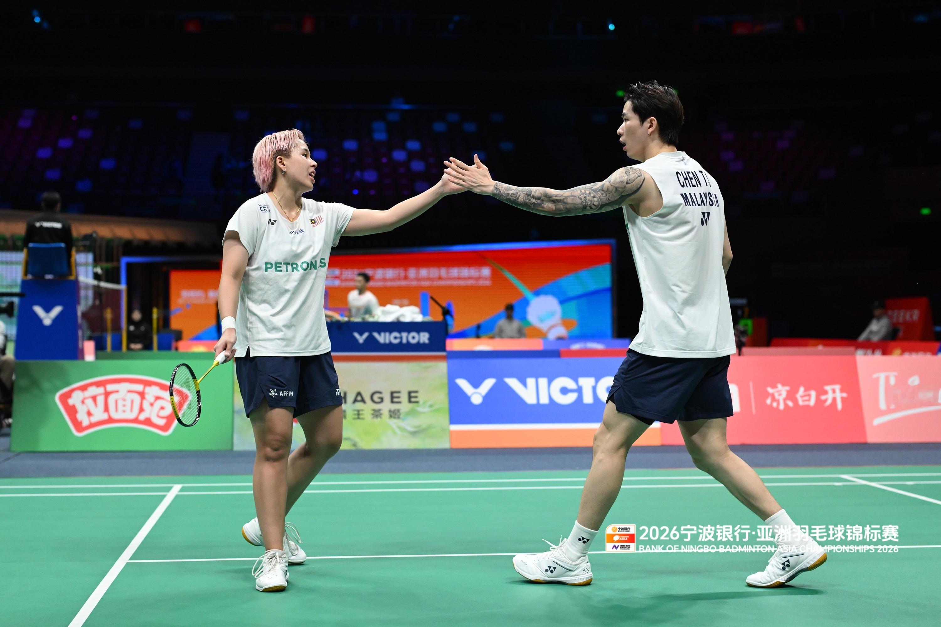 陈堂杰/杜依蔚🇲🇾 21-13、21-14 🇮🇳卡皮拉/克拉斯托下轮：陈