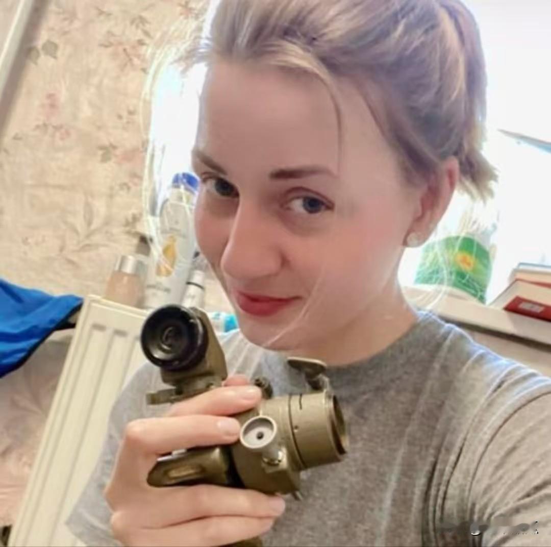 一位乌克兰美女，为了俄罗斯人民的解放事业，永远留在了俄罗斯，战友都没运出来。打仗