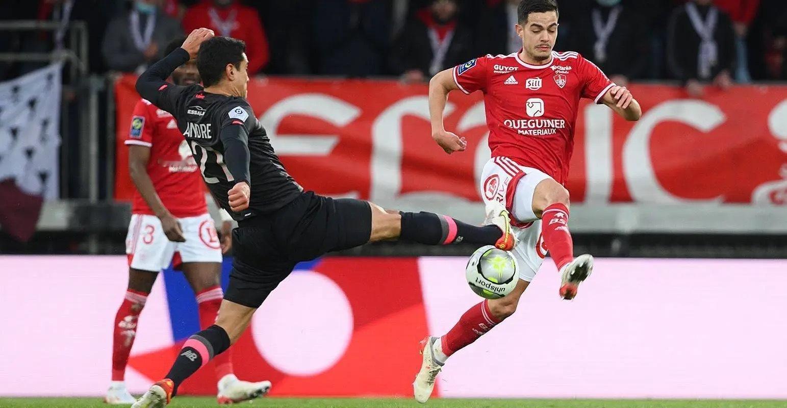 今日足球赛事看法！ 个人公推，最新配方进裙自取👉赛事：英冠010球队： 方向：