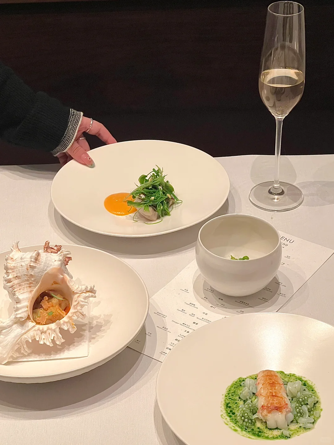 西湖边 梧桐树下 浪漫fine dining🍴🐚🫧…
