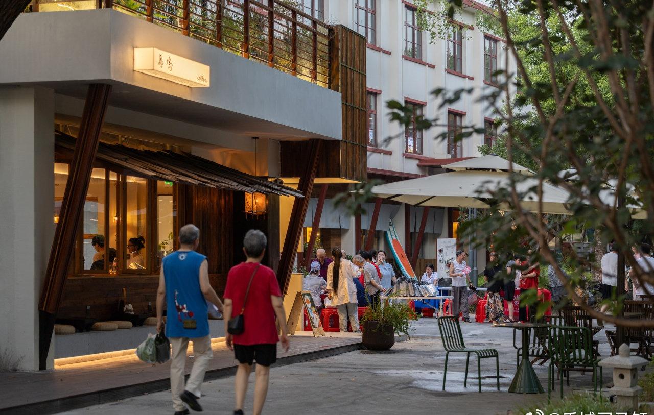 嘉兴这里把在南湖真幸福写进日常西马桥球桌升级，银发族家门口乐享晚年；嘉创湾老厂房