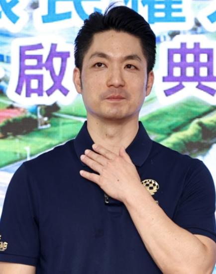 吴子嘉：蒋万安有可能被收押
 
反毒油视频创作者韦淳��被台当局调查，台北市长蒋