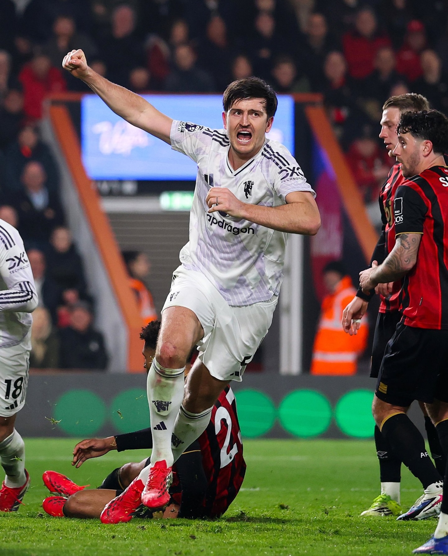 罗马诺：HERE WE GO！马奎尔即将和曼联续约至2027年6月！与马奎尔的口