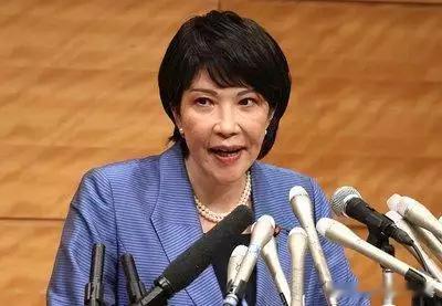 日本彻底急了？！高市早苗错误涉台言论，引起日本民众怨言：就算不开战，只要两个月，