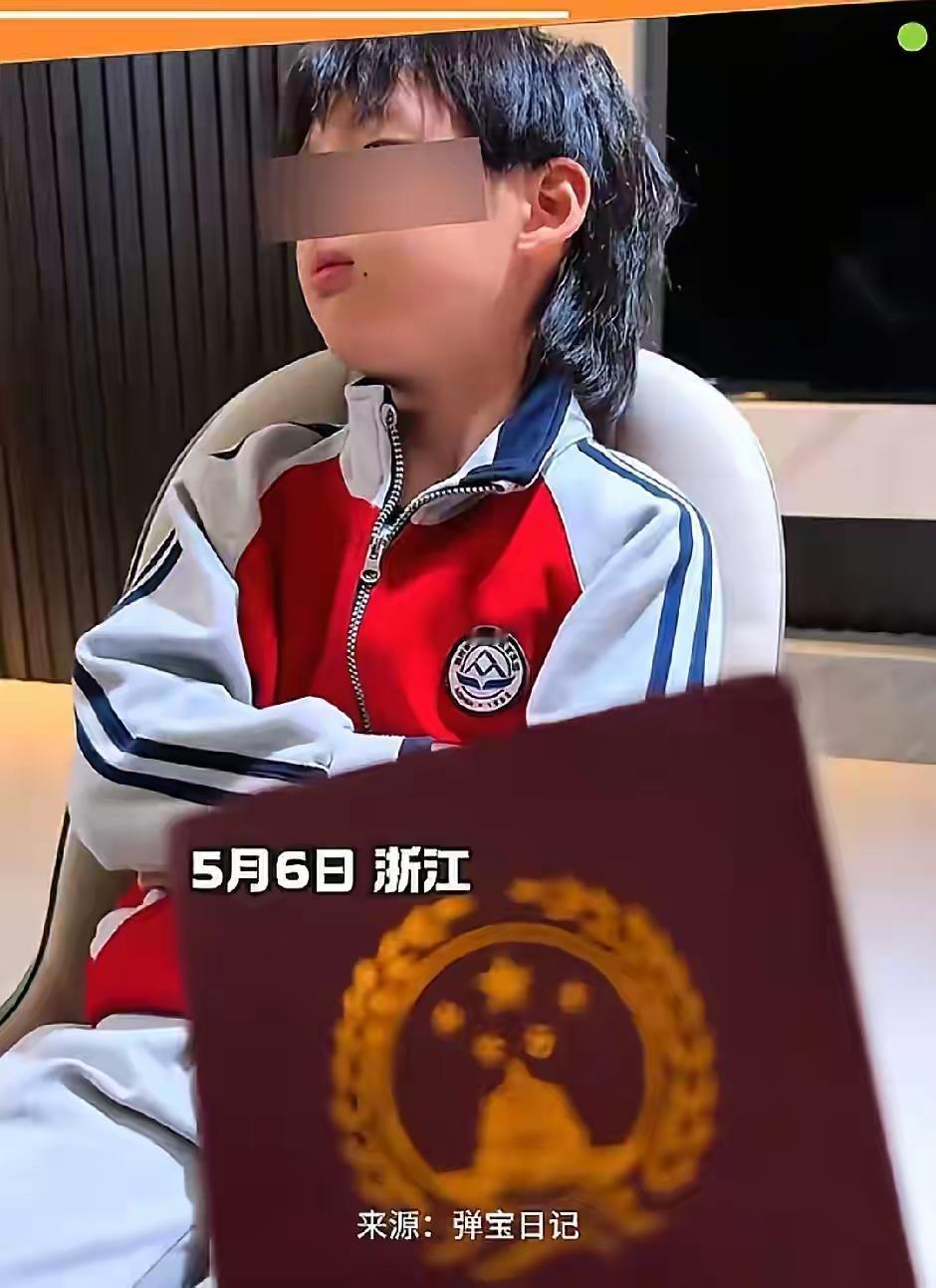 这小学生真的难以想象！

一个小学女生竟然和同学理你了结婚证，当然是网络的那种，
