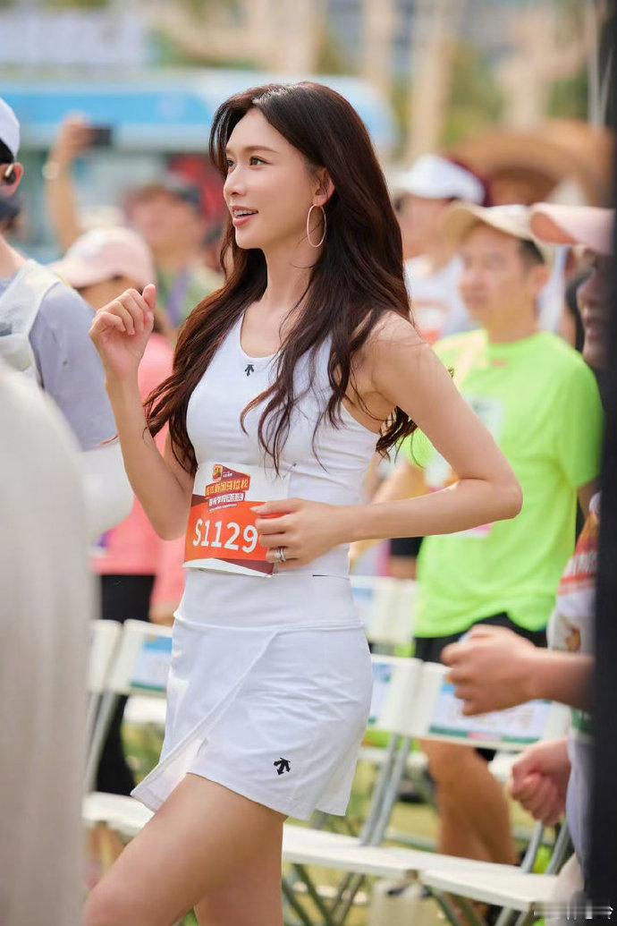 林志玲会回头看我林志玲的教养没有保质期原来真正的好教养真的没有保质期，林志玲这么