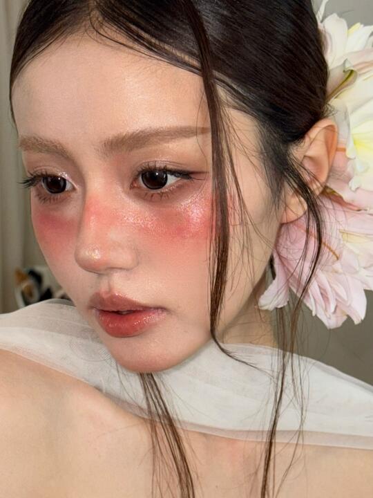 谁能拒绝这种氛围感妆容呀～