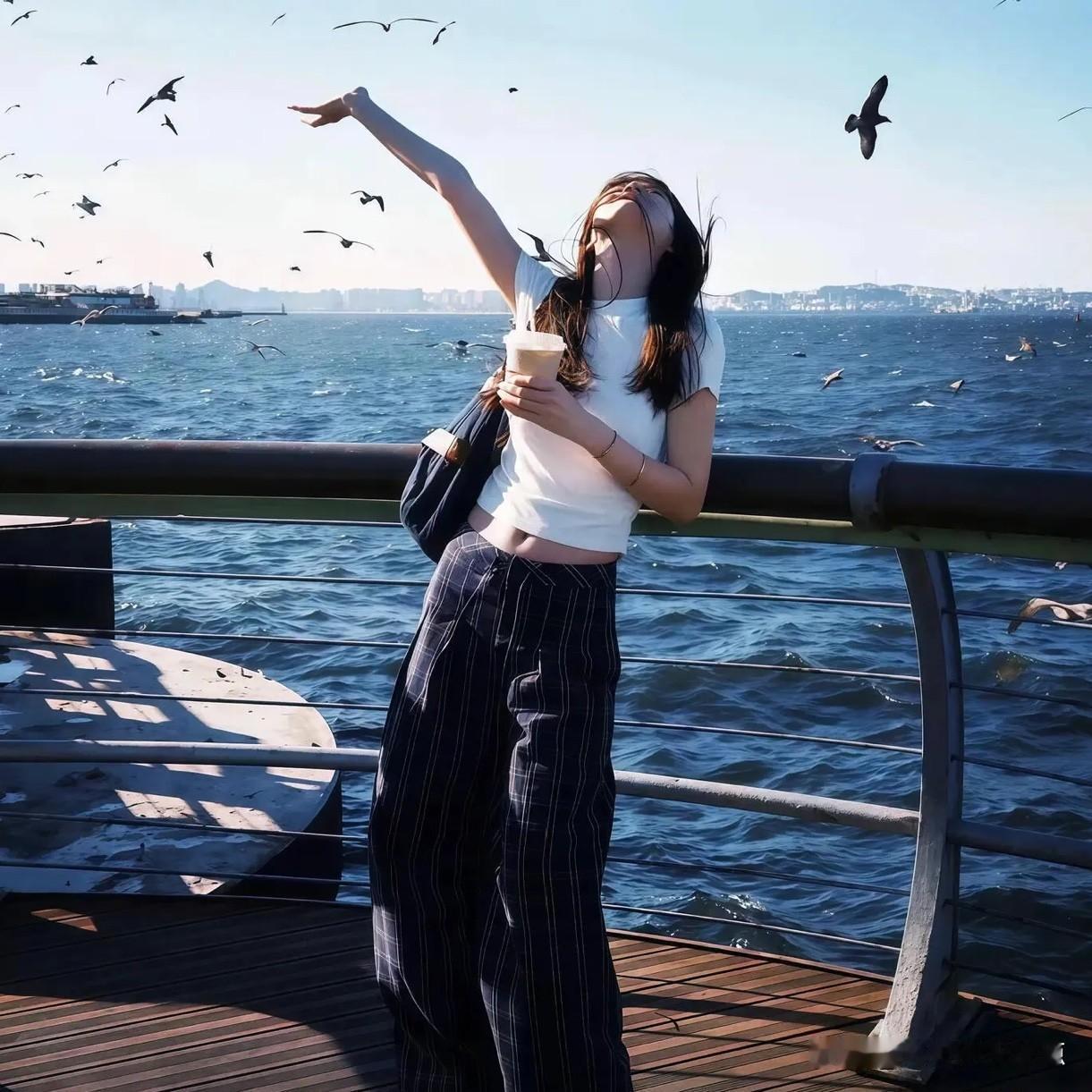 只要你结了婚，要记住：

不管你多寂寞，都不要试着去找聊天搭子，想着可以有人懂你