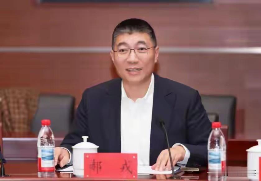 郝戎，原中央戏剧学院院长
陈刚，原中央戏剧学院表演系主任
王鑫，原中央戏剧学院表
