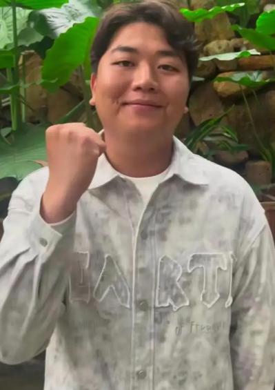 选手白切鸡被淘汰！
说要用180天老鸡，
网友喊话了：评委去湛江学学


《百厨