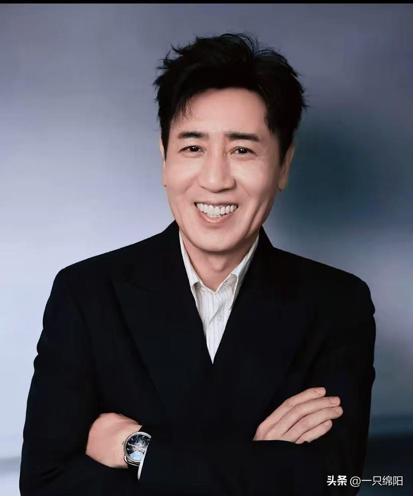演员于和伟说：“我女儿今年17岁，平时根本不怎么理我。有时候我给她发微信，就跟等