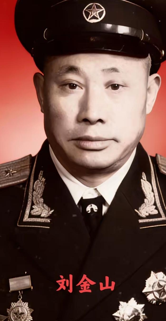 抗战期间，飞夺泸定桥的二十二勇士幸存者刘金山，被5个日本兵包围，就在奋力搏杀之际