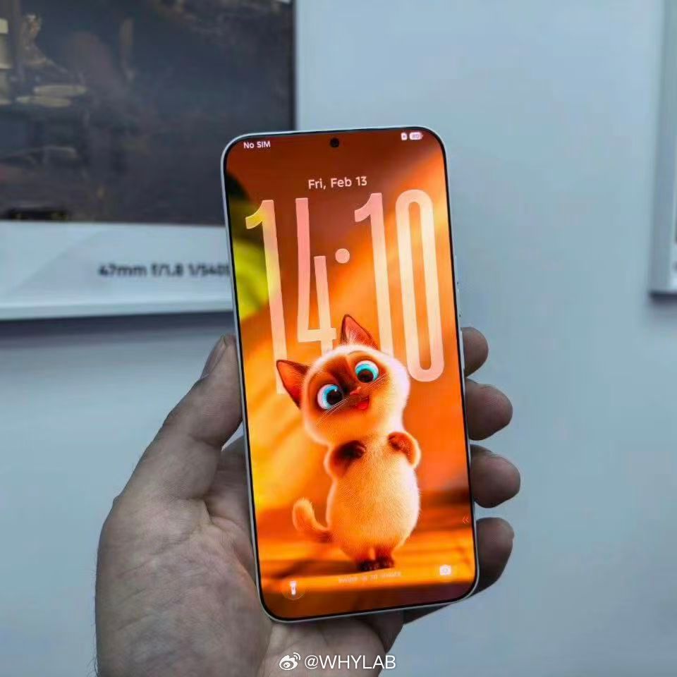 传音 Tecno Slim 2 概念机亮相，厚度只有 5.49mm，塞下了 61