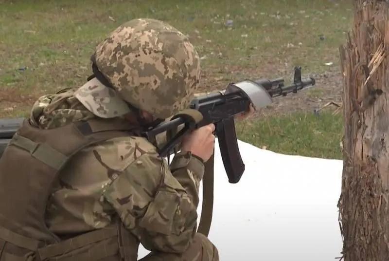 美国分析人士：乌克兰军队开始向哈尔科夫方向撤退和大规模投降 现在，乌克兰部队在哈