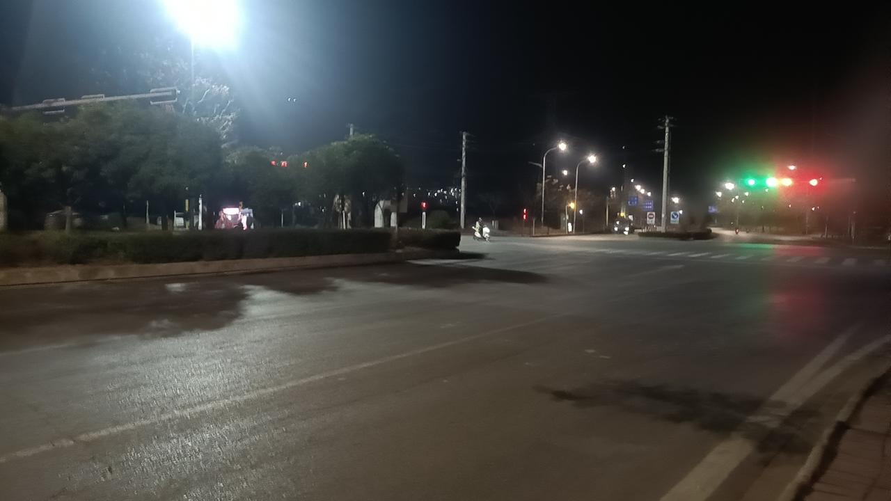 在这个快节奏、充满压力的时代，我们常常被各种负面新闻、焦虑情绪包围，似乎生活的每