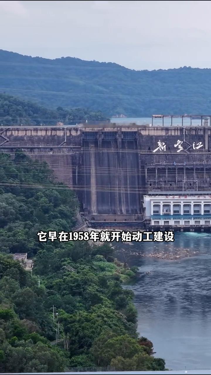 新丰江大坝。
这就是全广东最牛的水库大坝，河源新丰江大坝。它坐拥139亿立方米超
