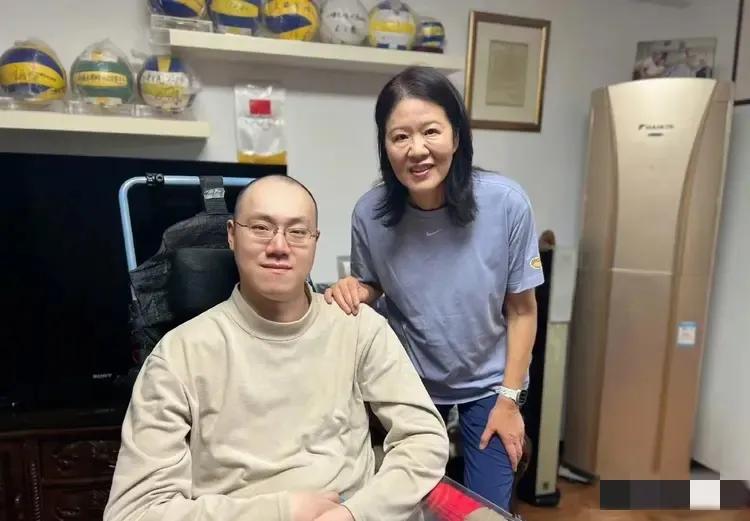 为何总是要揭人家的伤疤呢？
如果你有心去看人家就私自去看看，给人家提供力所能及的