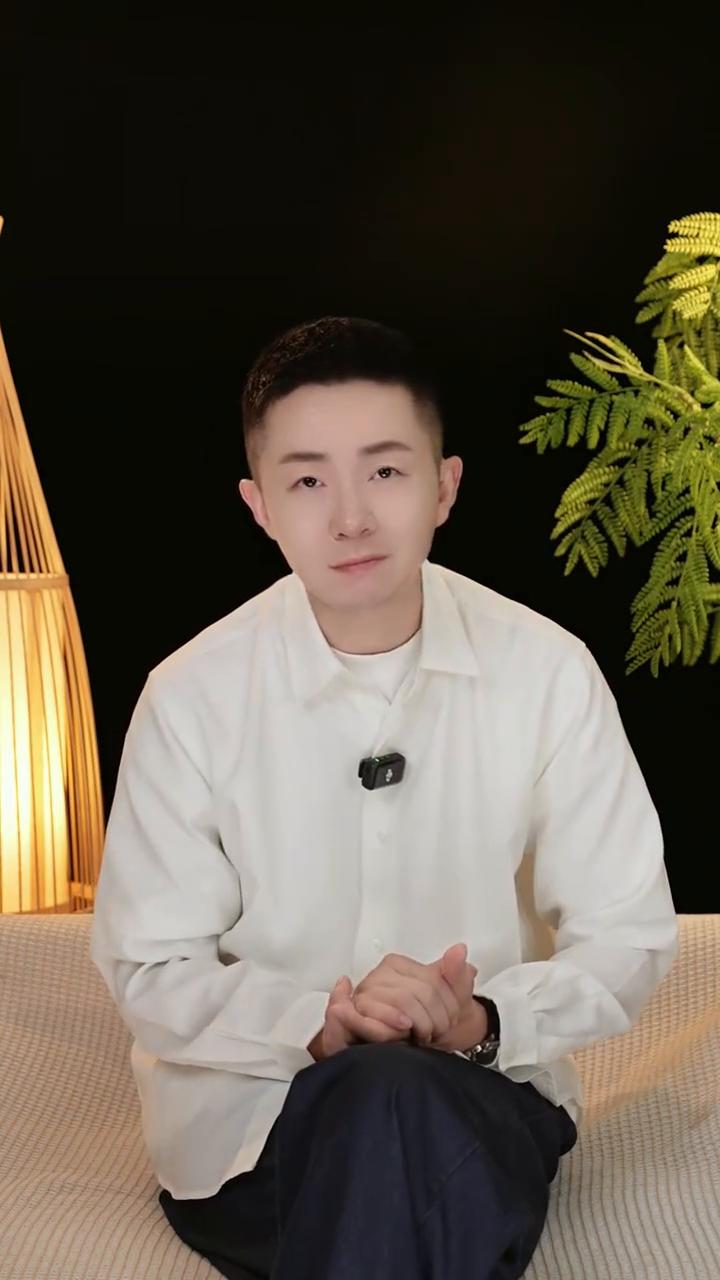 有一种女人值得深交一辈子。
有一种女人值得深交一辈子，这种女人可遇不可求。
·第
