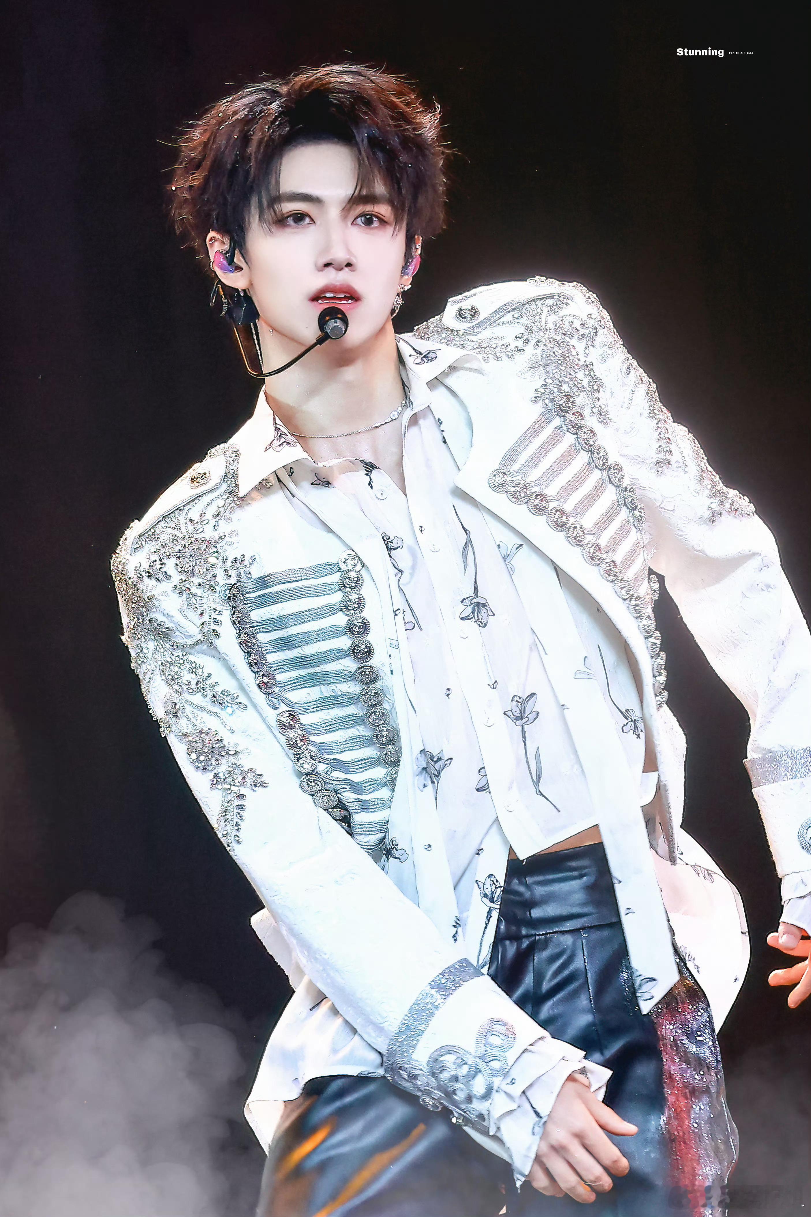 朱志鑫姐姐你好漂亮 朱志鑫，你是懂我们想听什么的。 