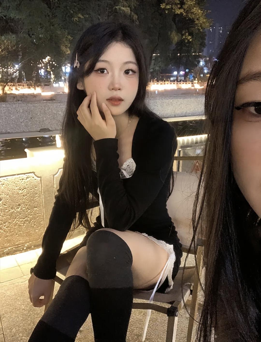 我们好久不见了
你身上的味道我都不记得了