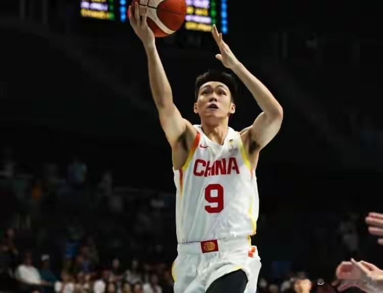 在海口进行的FIBA国际团结杯四国邀请赛，中国男篮继首战大胜喀麦隆队，又以74-