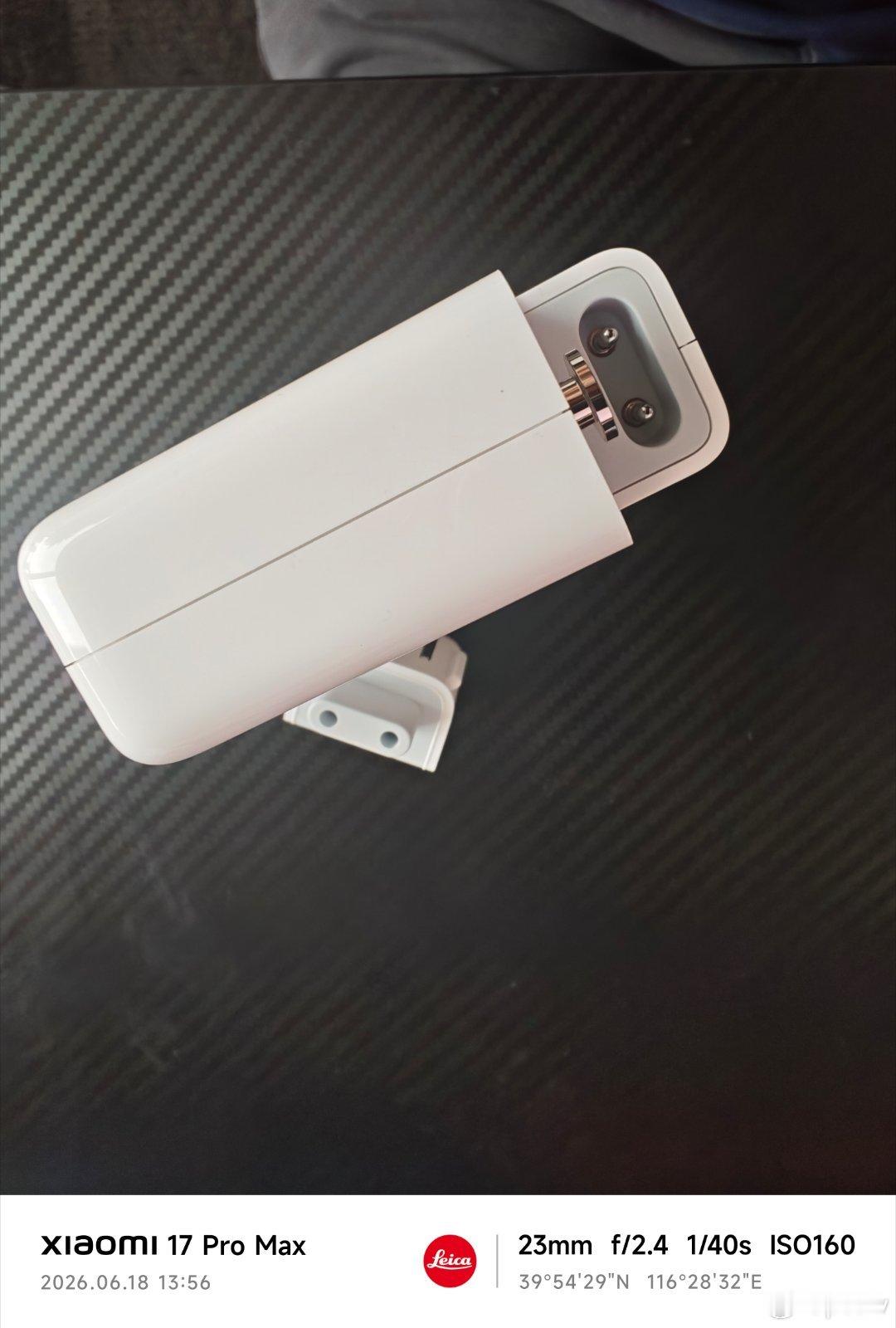 就说苹果是不是脑子有大病吧。一个 140w 充电器，又不是啥高科技，非要改个接口