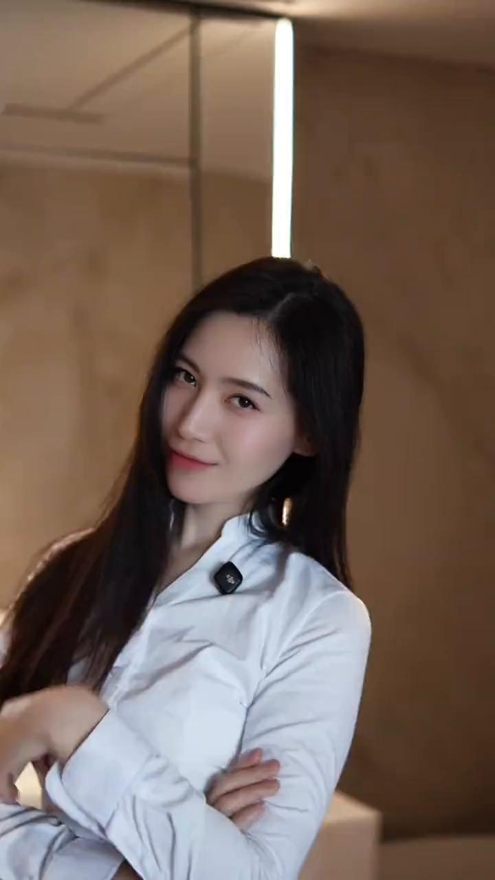 ·1、later bitches。