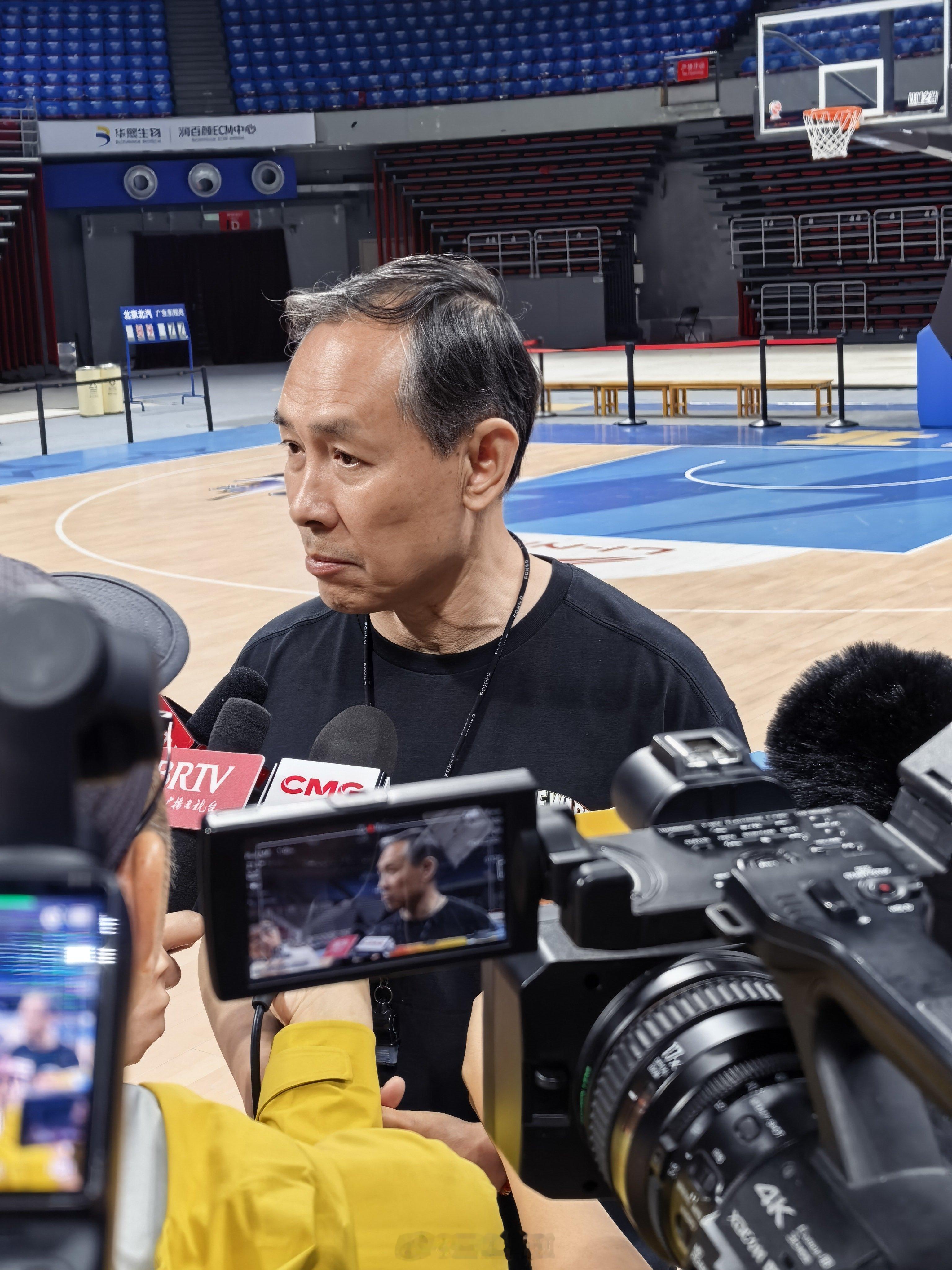 cba季后赛北京男篮vs广东男篮 许导踩场采访：备战非常好，小外援威廉姆斯也越来