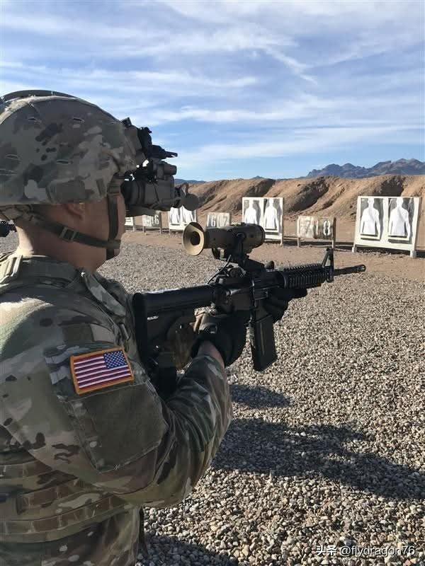 🇺🇸美国陆军第3步兵师第1装甲旅已装备最新型ENVG-B增强现实夜视仪。
