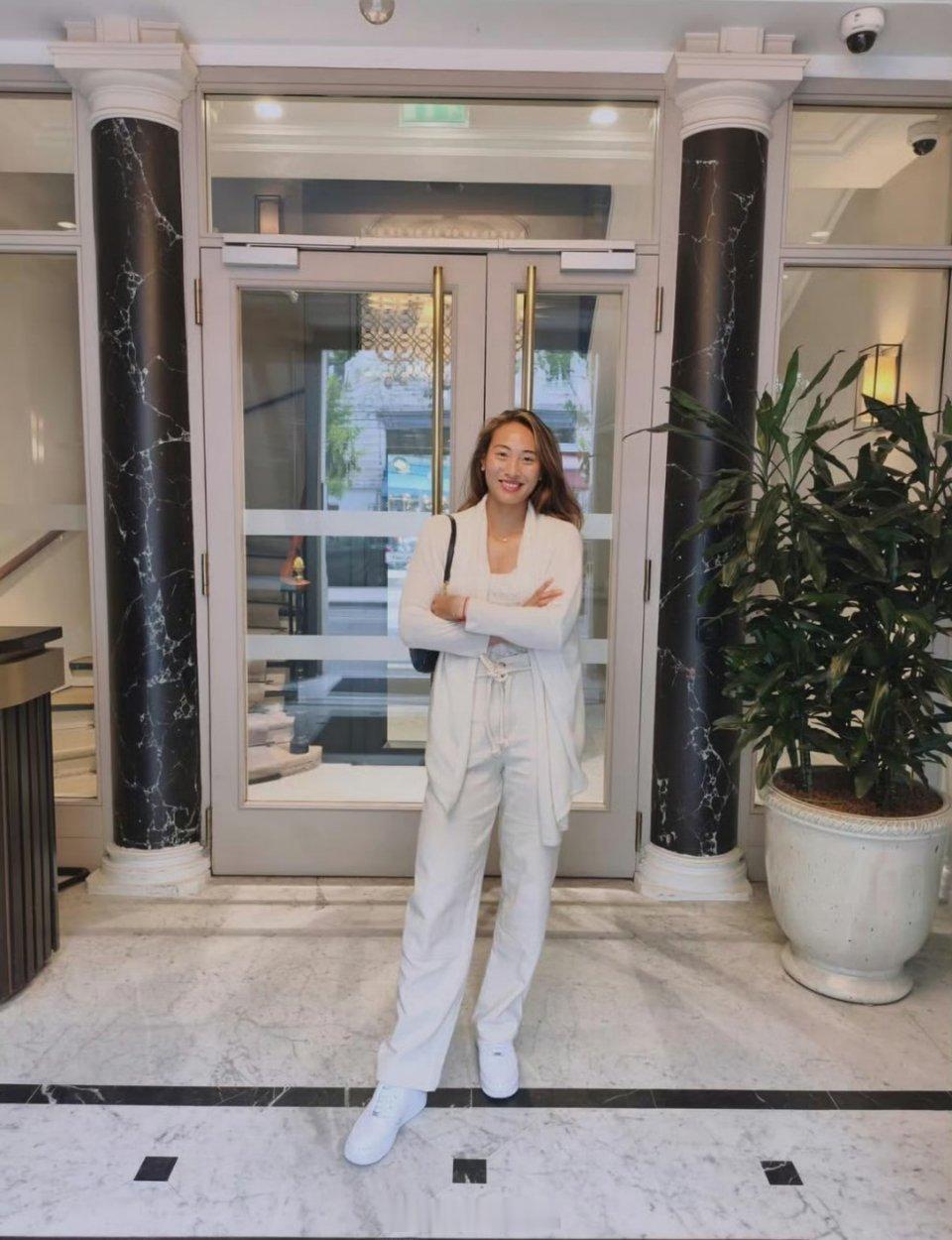 郑钦文[超话]郑钦文说巴黎明年再见 女王杯加油！ ​​​