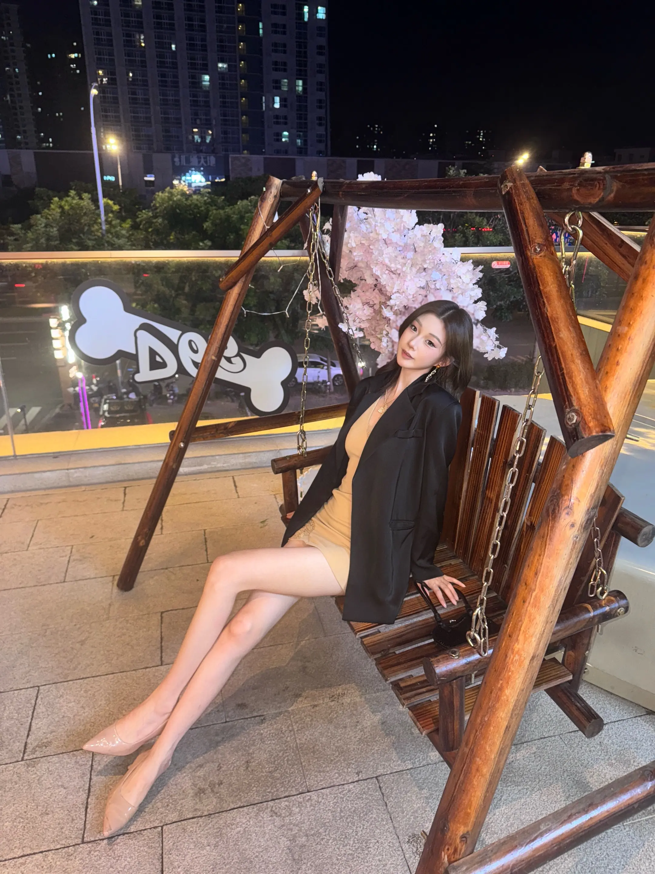 恨我的别停 爱我的继续。