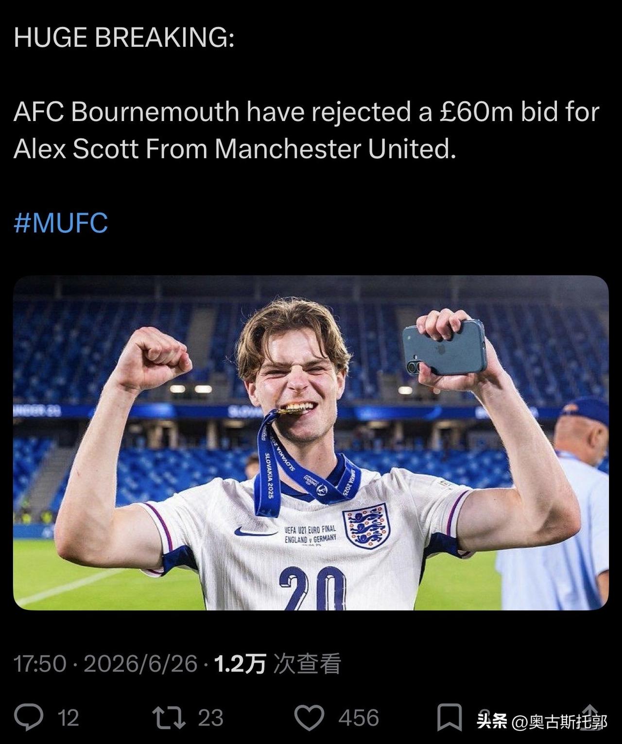 6000万英镑 斯科特都被拒了。
英超这通货膨胀[吐舌]
……………………………
