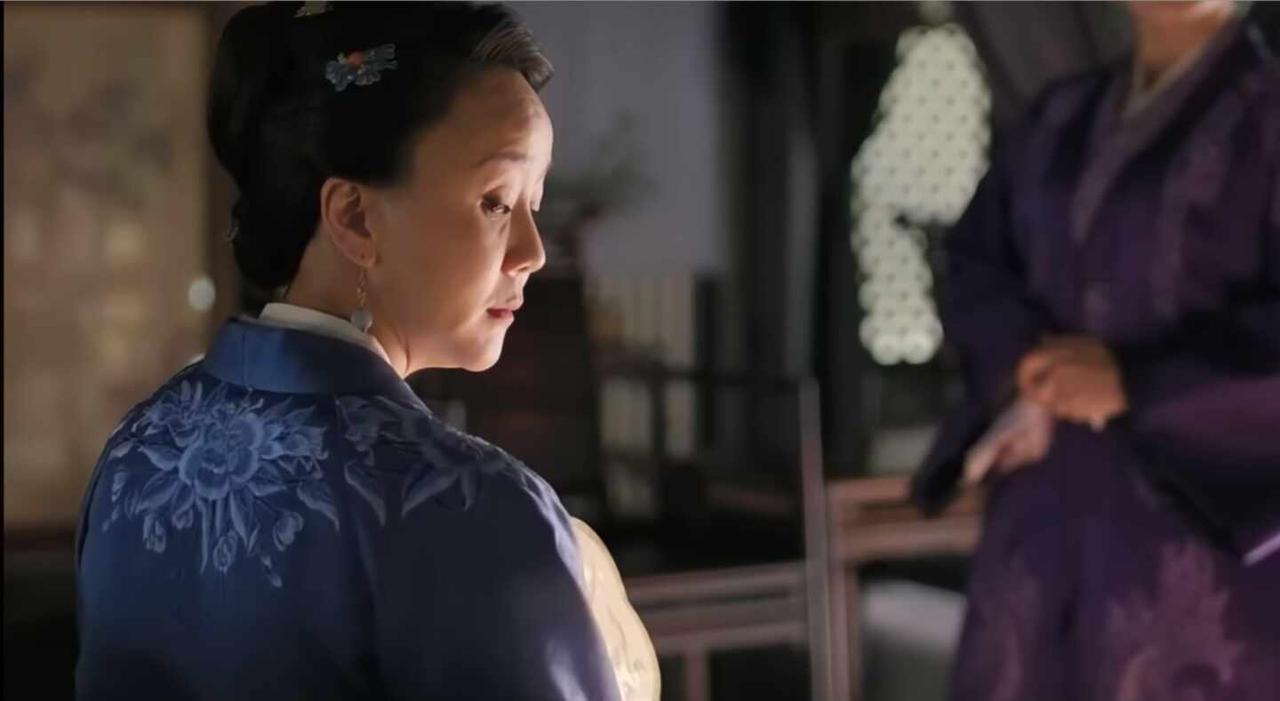 这张到底为什么这么像小秦氏
P过，下颌线P瘦了很多，其他地方没怎么动
半夜看知否