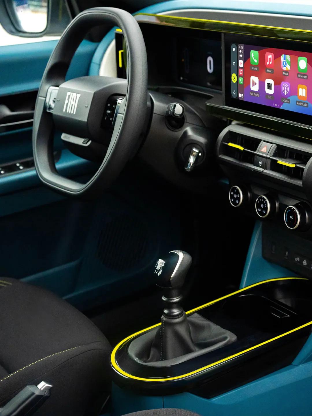 菲亚特最近推出了2026款Grande Panda燃油版车型。该车搭载全新1.2