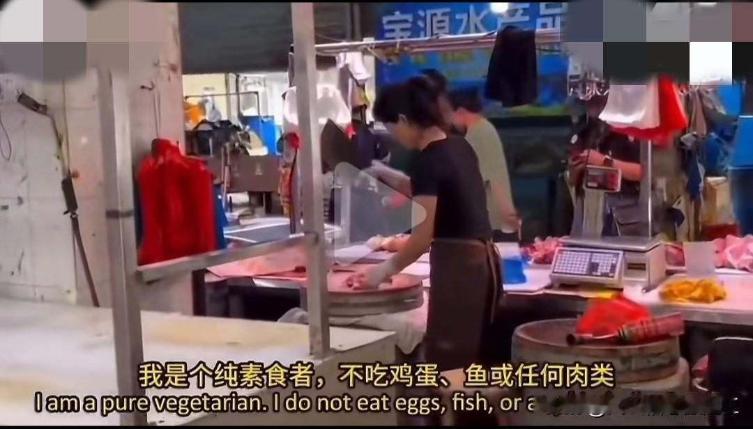 来中国旅游的印度博主吐槽在中国吃不饱，已经严重营养不良，迫不及待要回印度调养，吃