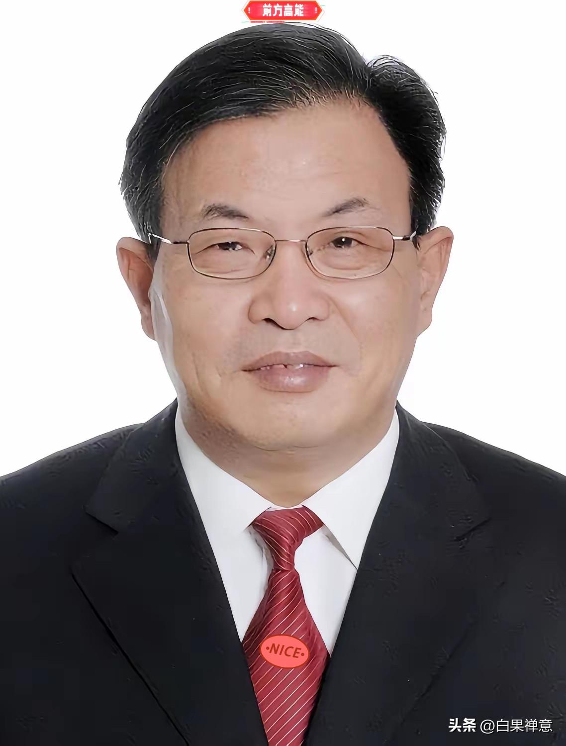 就在刚刚
越南突然宣布了！

9月22日，越捷航空宣布正式接收其首架波音737-